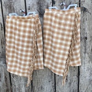 (Bundle) Time and Tru women’s fringed faux wrapped skirt. 🌸